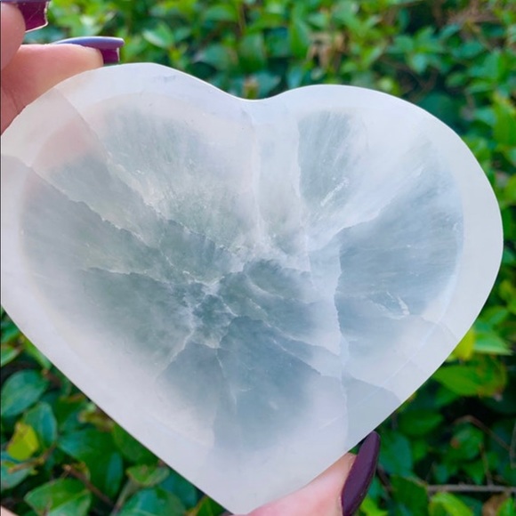 One Heart Shaped Selenite Charging Dish, Crystal Polished Dish, Heart Bowl,Reiki - Picture 2 of 9
